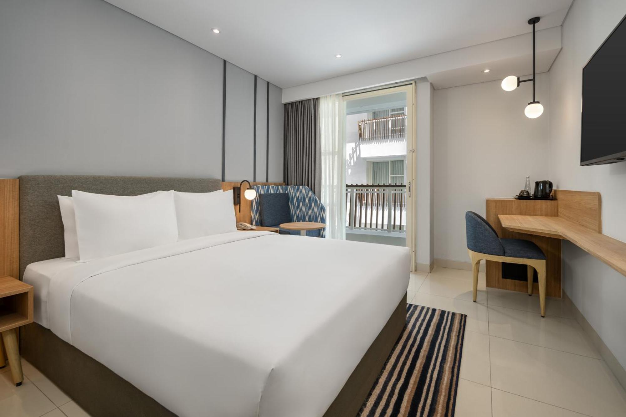Holiday Inn Express Bali Sunset Road By Ihg Кута Экстерьер фото