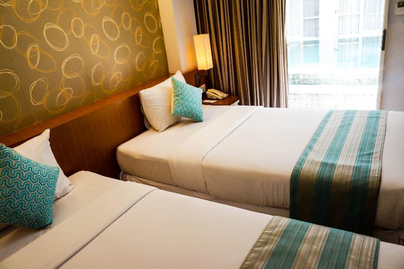 Holiday Inn Express Bali Sunset Road By Ihg Кута Экстерьер фото