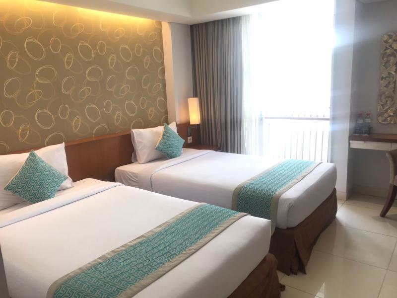Holiday Inn Express Bali Sunset Road By Ihg Кута Экстерьер фото
