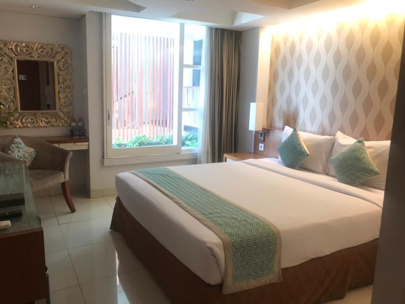 Holiday Inn Express Bali Sunset Road By Ihg Кута Экстерьер фото